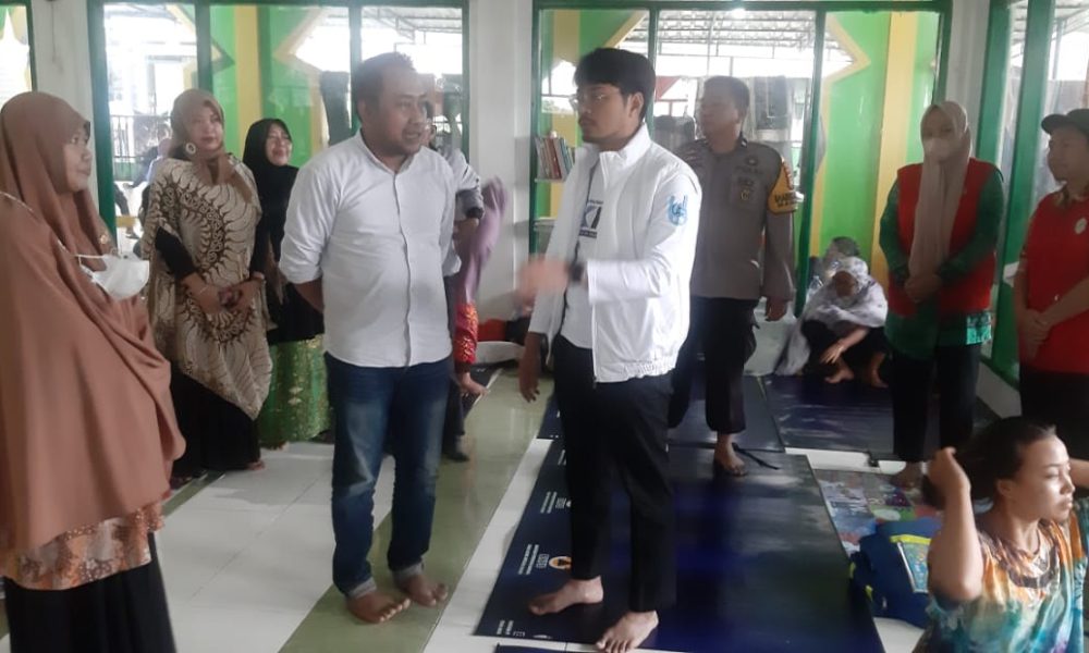 Camat Manggala Dampingi dr. Udink kunjungi posko pengungsian 
