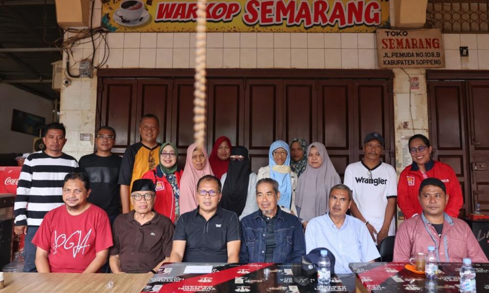 Kunjungan Danny Pomanto di Kabupaten Soppeng Disambut Hangat Para Tomas dan Tokoh Pemuda
