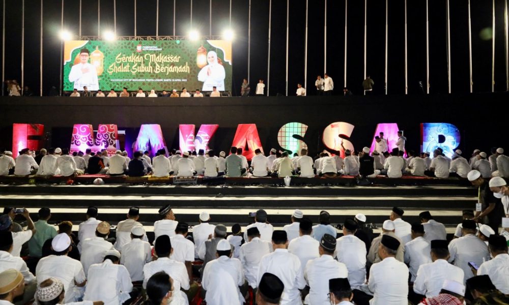 Ramadan ke-24, Masyarakat Antusias Ikuti Salat Subuh Berjemaah Pemkot Makassar