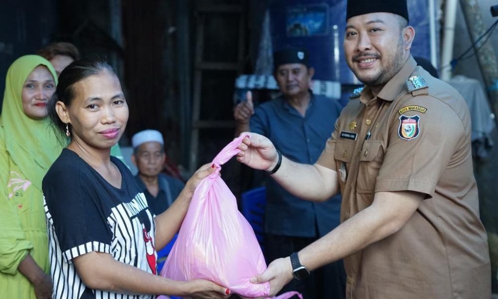 Silaturahmi Bersama Warga Karuwisi Utara, Camat Panakkukang Berbagi Sembako