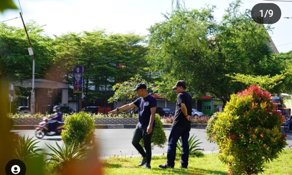 Camat Tamalanrea dan Satgas Kebersihan Kerja Bakti di Tallasa City
