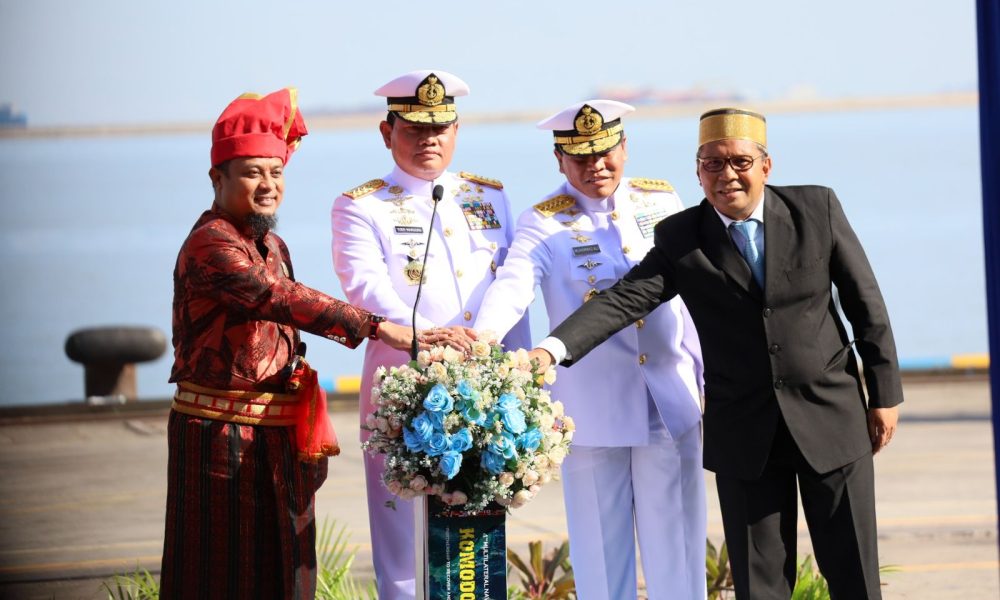 Danny Pomanto-Panglima TNI dan KSAL Bersama-sama Membuka MNEK 2023