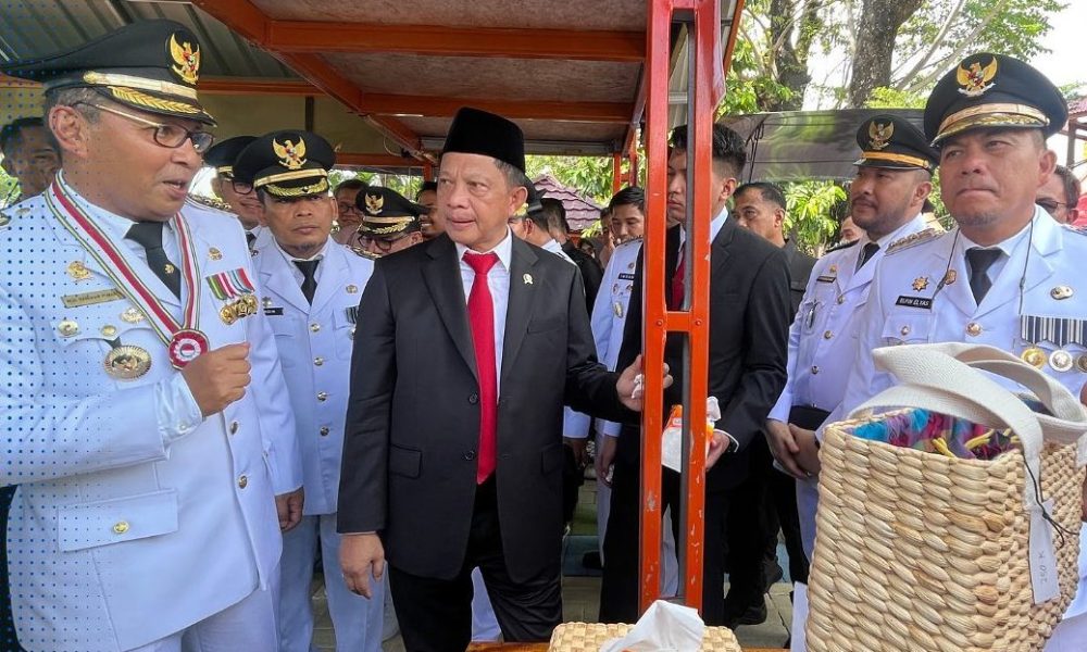 Camat Panakkukang Dampingi Mendagri Hingga Para Kepala Daerah Panen Cabai di Longwis Sydney