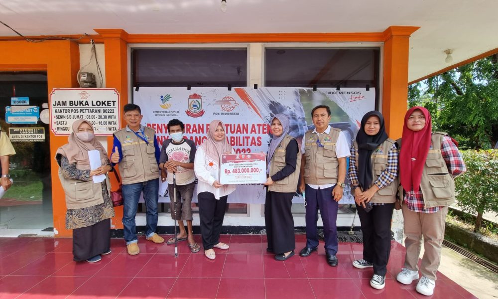 Dinsos Makassar Serahkan Bantuan Kemensos Ratusan Juta ke 175 orang Penyandang Disabilitas