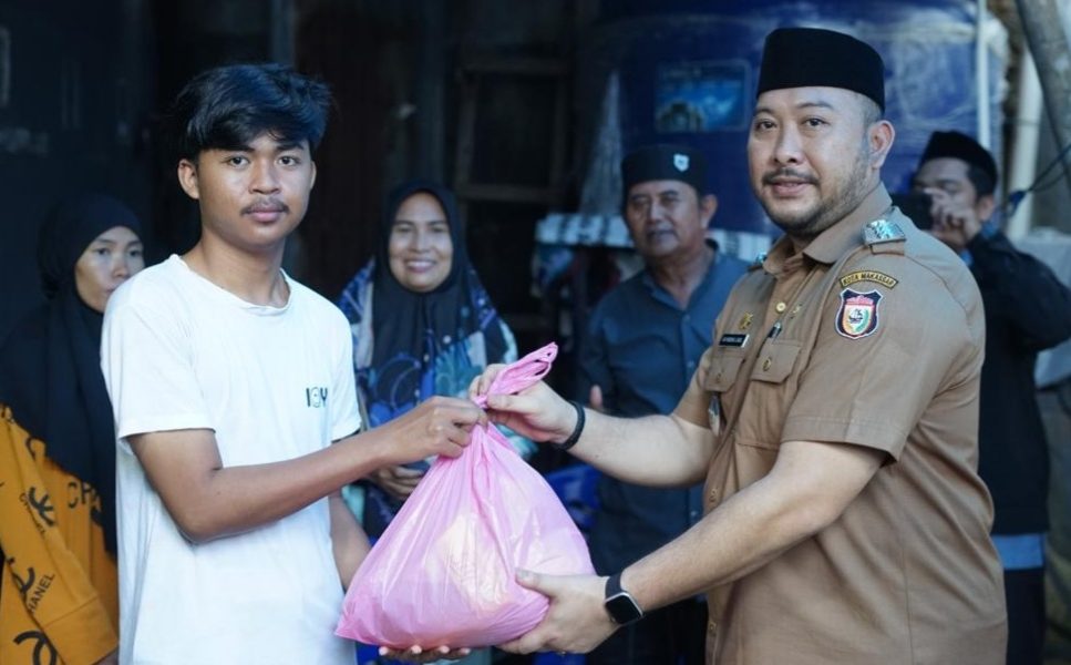 Silaturahmi Bersama Warga Karuwisi Utara, Camat Panakkukang Berbagi Sembako
