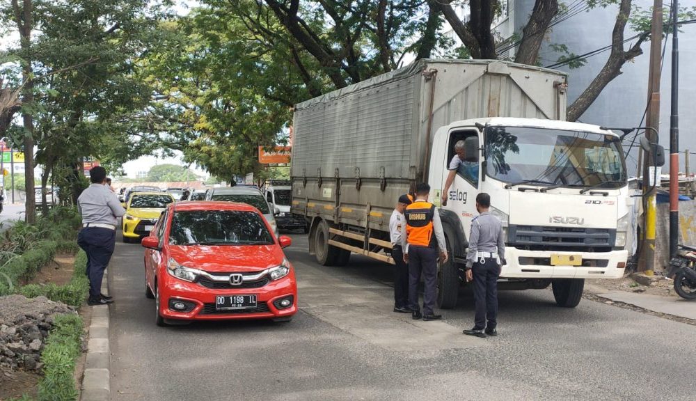 Tegakkan Perwali 94, Dishub Makassar Tindaki Sembilan Truk Tonase 8 Ton
