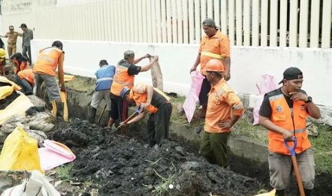 Camat Makassar Harun Rani: Terima Kasih Satgas Kebersihan dan Warga