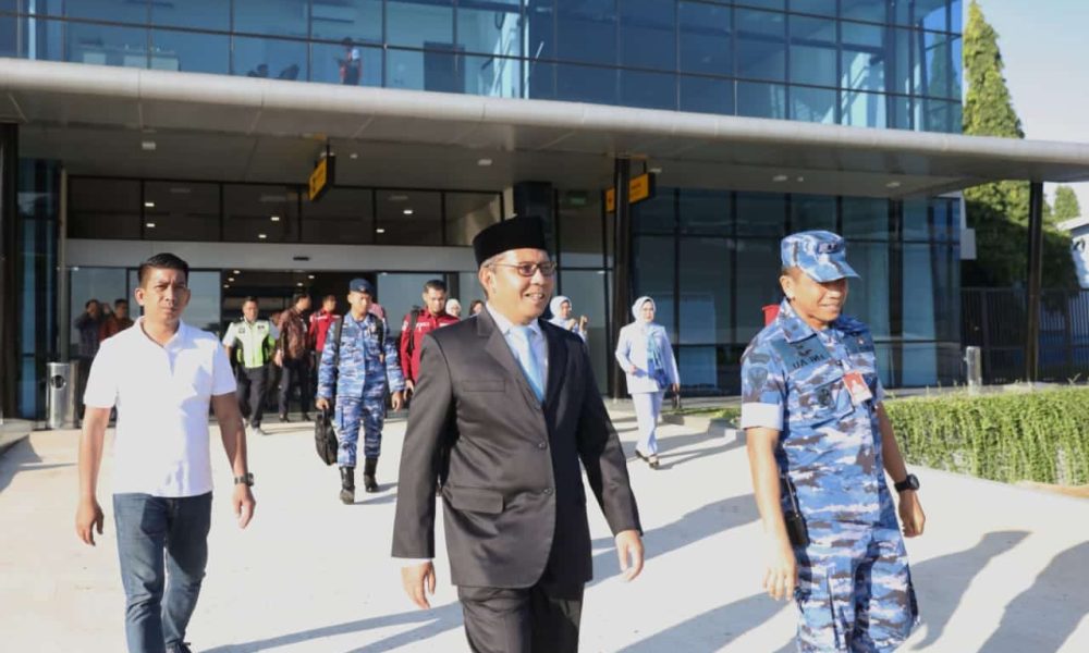 Peringati Hari Bakti TNI AU ke-76, Danny Pomanto Terbang Naik Helikopter ke Jeneponto