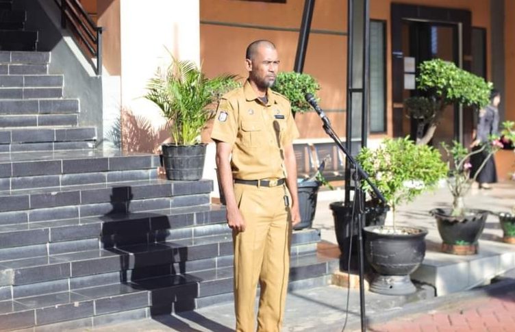 Wakili Camat, Lurah PAI Pimpin Apel Pagi di Kantor Kecamatan Biringkanaya