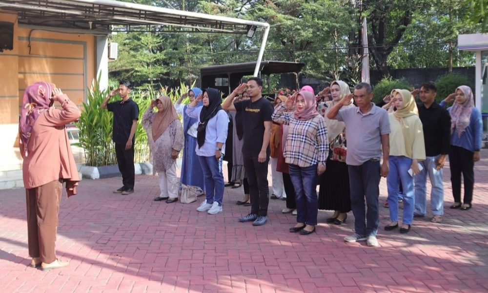 Jumat, Bendahara Kecamatan Biringkanaya Pimpin Apel Pagi ASN dan Laskar Pelangi