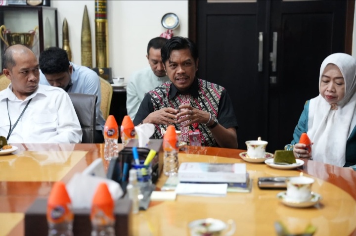 Kaban Firman Pagarra Jelaskan Langsung Aplikasi “PAKINTA” di Hadapan Wali Kota Tarakan