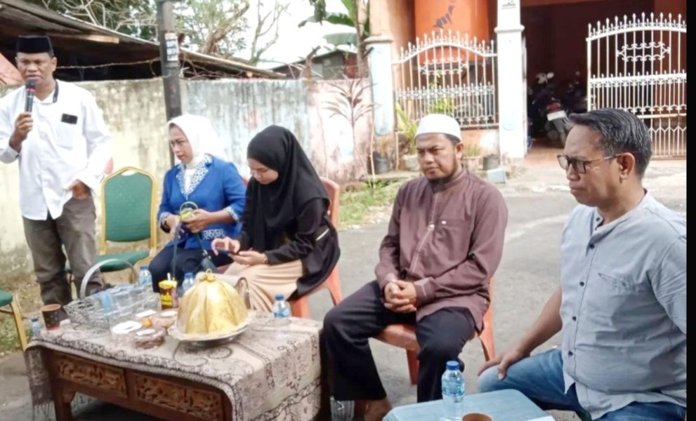 Warga Kelurahan Berua Gelar Pengajian Lorong