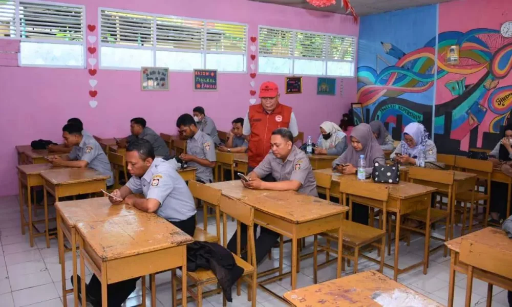 Kadis Pendidikan Makassar Tinjau Langsung Evaluasi Laskar Pelangi di SMPN 13