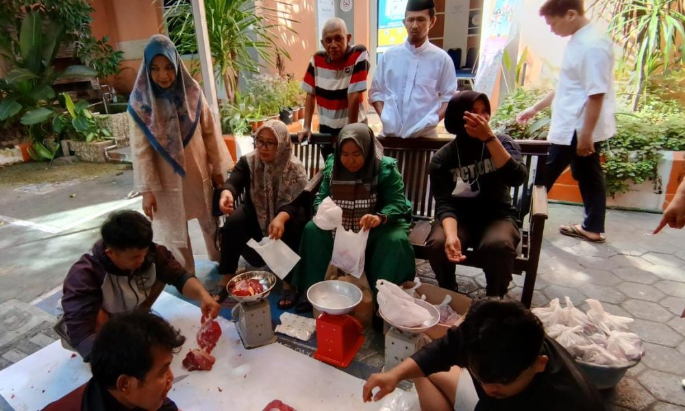 Kecamatan Wajo Sebarkan Keberkahan Lewat Pembagian Daging Kurban