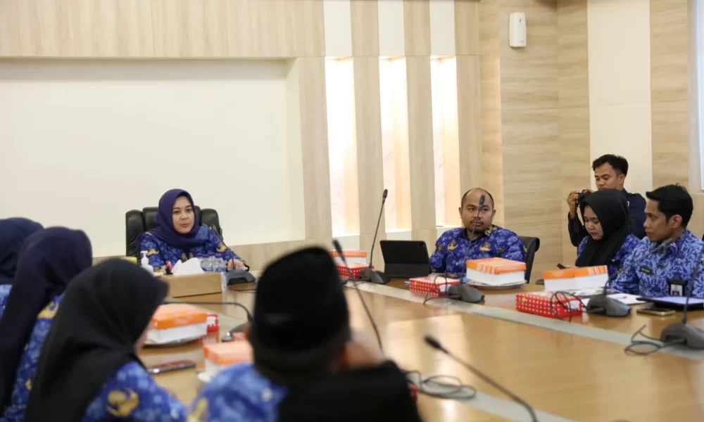 Pemkot Makassar Akan Distribusikan 100 Gerobak ke PKL Pisang Epe