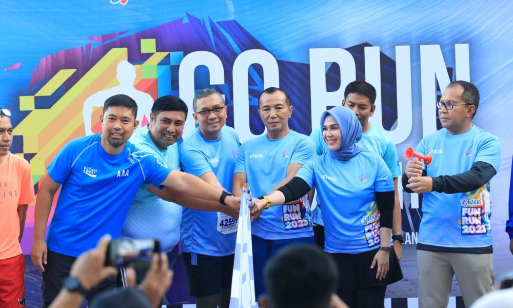 Wali Kota Danny Pomanto Ikut Ramaikan Pelepasan Fajar Fun Run 2023 di Karebosi