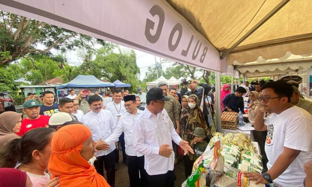Plt Camat Makassar Hadiri Pasar Gerakan Pangan Murah di Jl Ablam