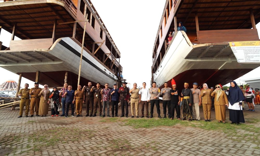 Dorong Industri Pariwisata, Danny Pomanto Resmi Merilis Perahu Pinisi ADAMA dan TUNGGUMA