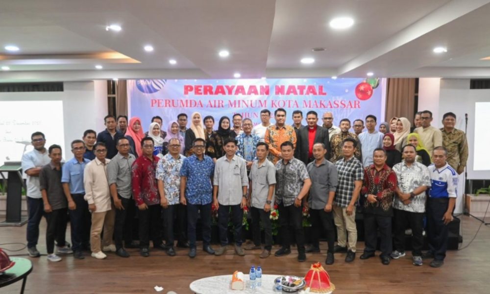 Rayakan Natal Keluarga Besar Perumda Air Minum Kota Makassar Kobarkan  Semangat Pengabdian