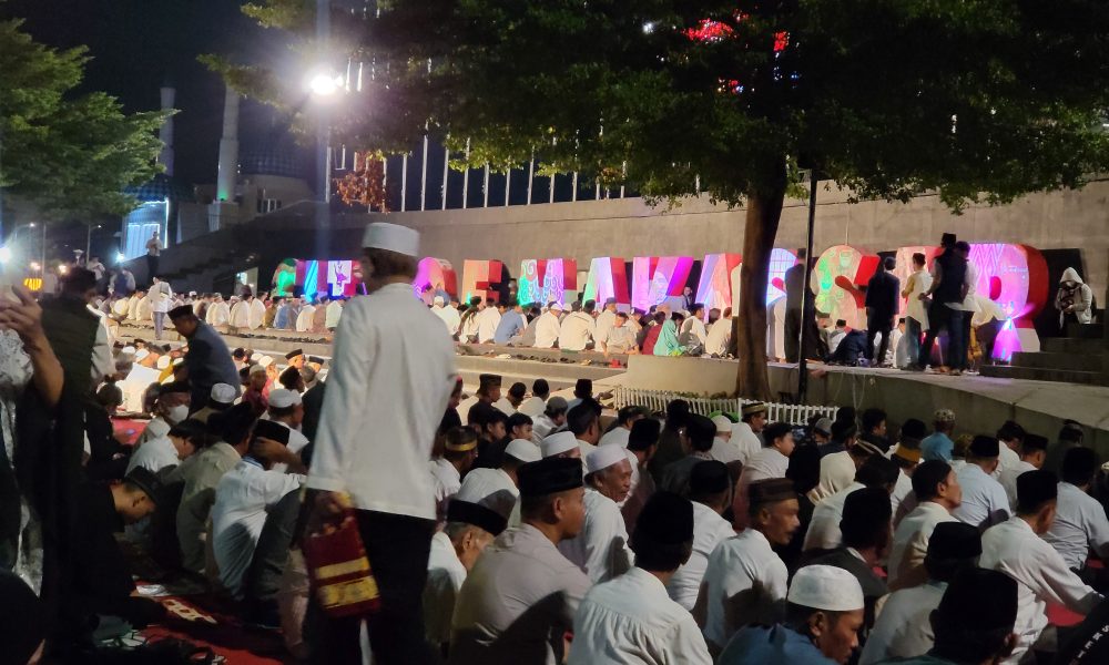 Camat Tamalanrea dan Jajarannya Ikuti Sholat Shubuh Berjamaah