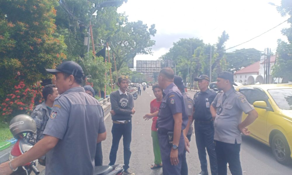 Perumda Parkir Makassar Razia Jukir Liar di Jalan Kartini -Sudirman
