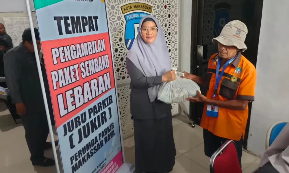 Ramadan, Perumda Parkir Makassar Raya Salurkan Paket Sembako ke Jukir Resmi