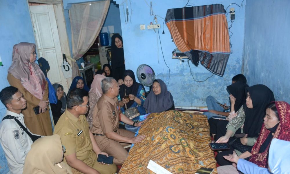 Wakili Wali Kota Danny Pomanto, Kepala BKPSDM Melayat ke Rumah Duka PPPK yang Meninggal Dunia Sebelum Pelantikan