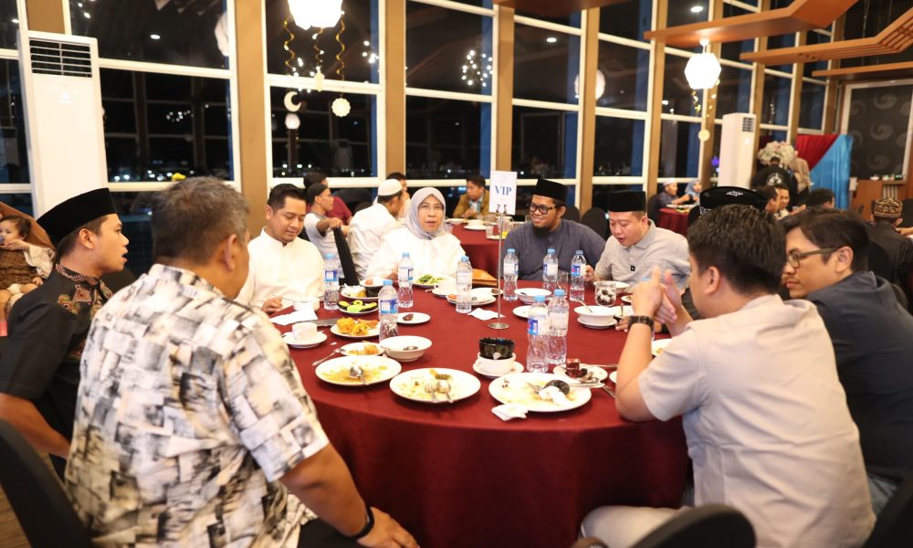 Plt Kadiskominfo Makassar Hadiri Acara Silaturahmi dengan APJII: Jembatan Kolaborasi untuk Keamanan Internet