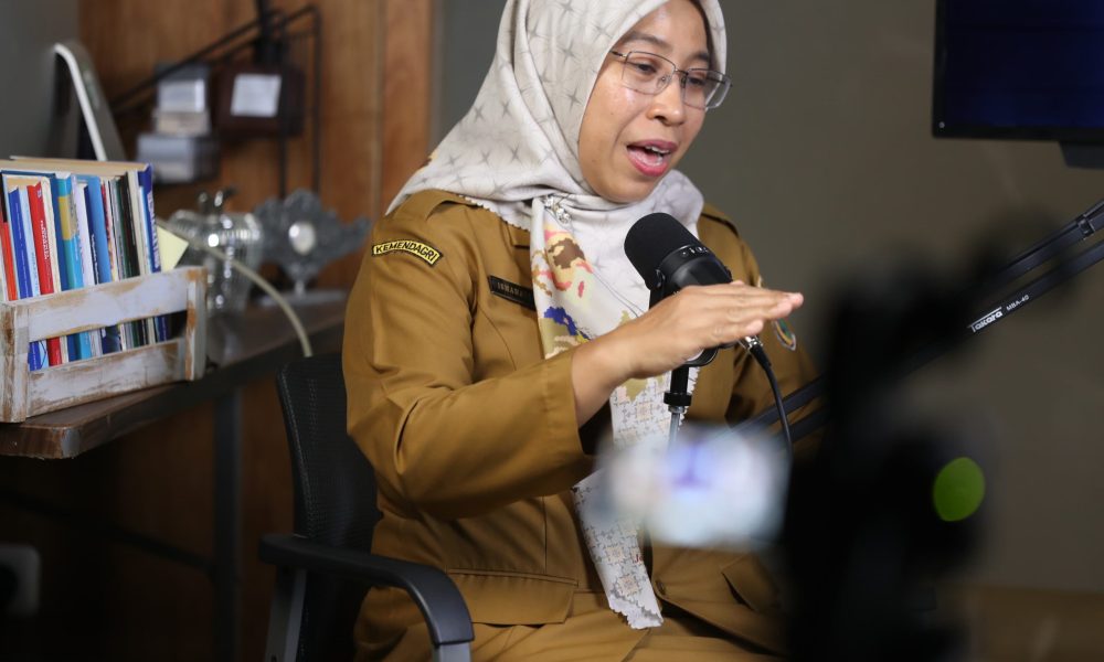 Plt Kadis Kominfo Makassar, Ismawaty Nur, Ajak Masyarakat Tingkatkan Literasi Keamanan Digital