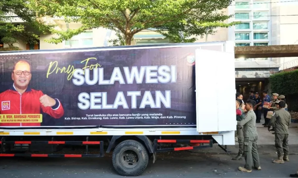 Pemkot Makassar dan IKA Unhas Peduli Salurkan Bantuan Logistik dan Tim Penyelamat ke Korban Banjir Luwu