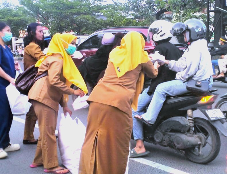 Ramadan Penuh Berkah: PPPK Paruh Waktu RSUD Daya Hadir Berbagi untuk Masyarakat