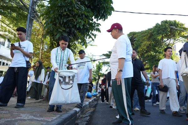 Pemkot Makassar Turun ke Jalan Pungut dan Pilah Sampah, Lebih 130 Kilogram Sampah Terkumpul dalam Waktu Sejam