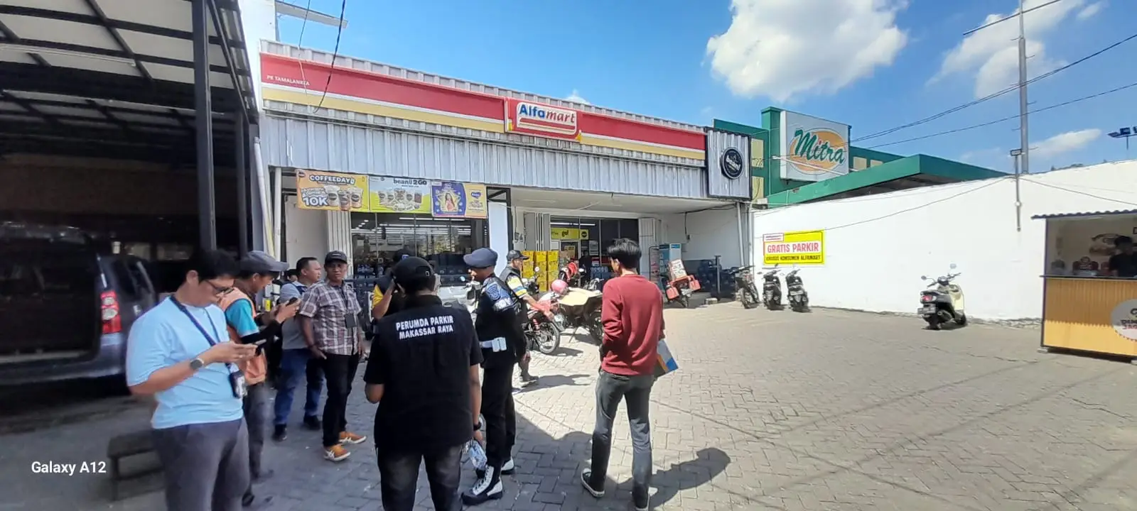 Parkir Alfamart Sudah Gratis! Perumda Parkir Makassar Imbau Warga Tolak Pungutan Liar