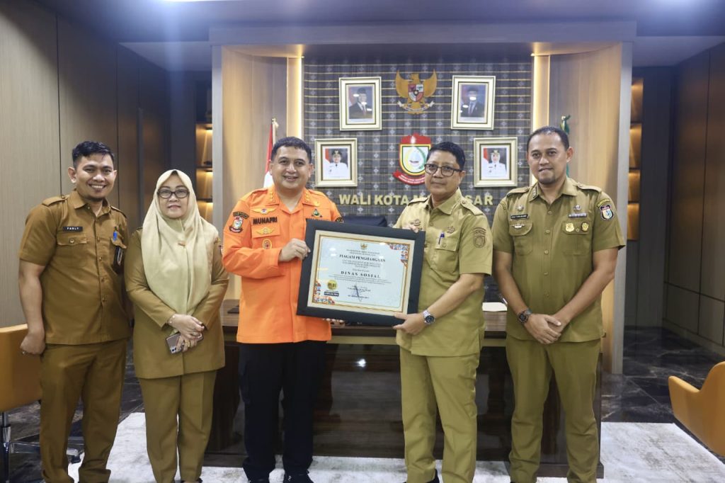 Dinas Sosial Kota Makassar dan RSUD Daya Makassar Raih Penghargaan Ombudsman RI