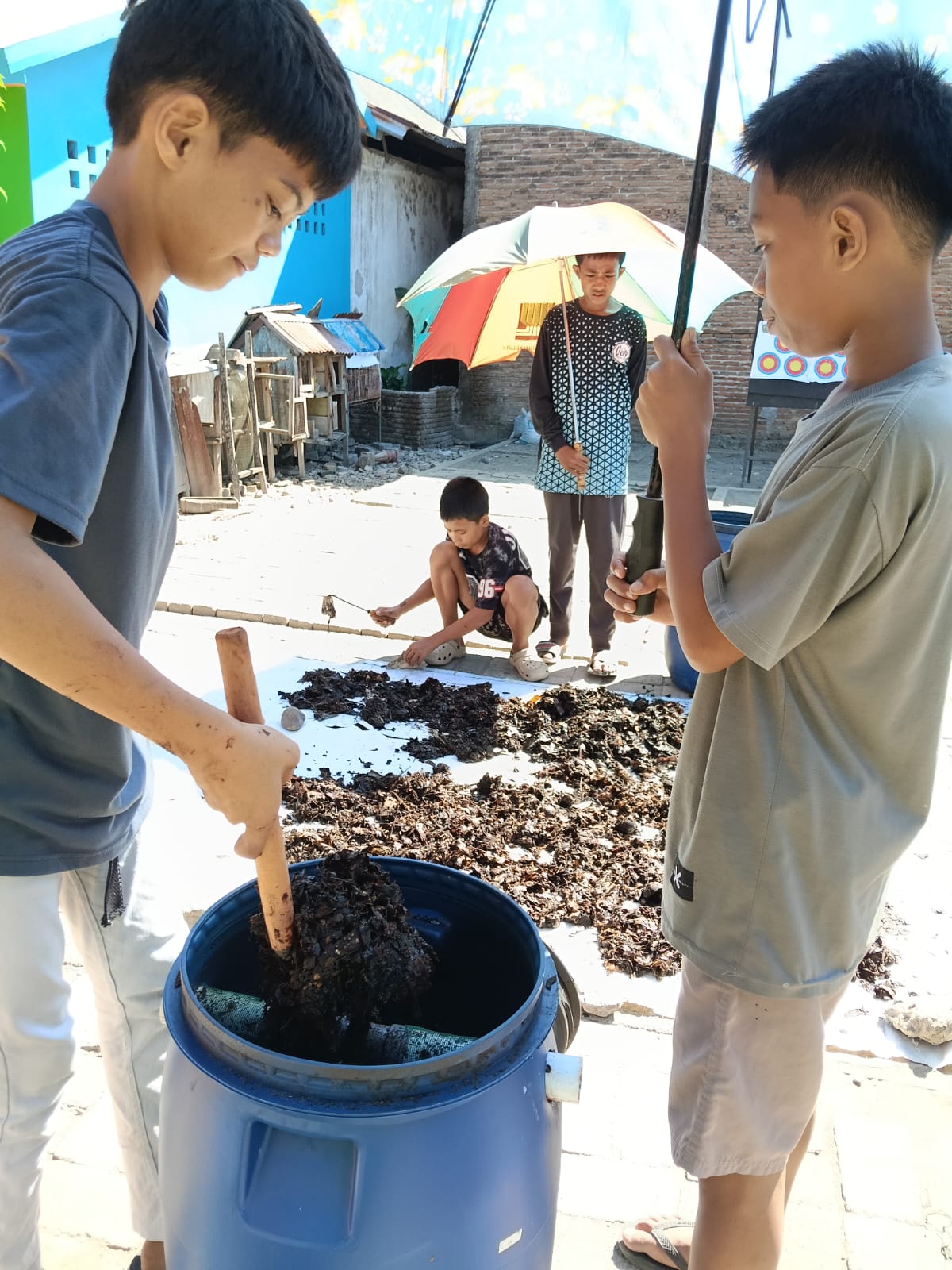 Inspiratif! Ketua RT di Makassar Berhasil Bangun Budaya Pilah dan Olah Sampah dari Rumah